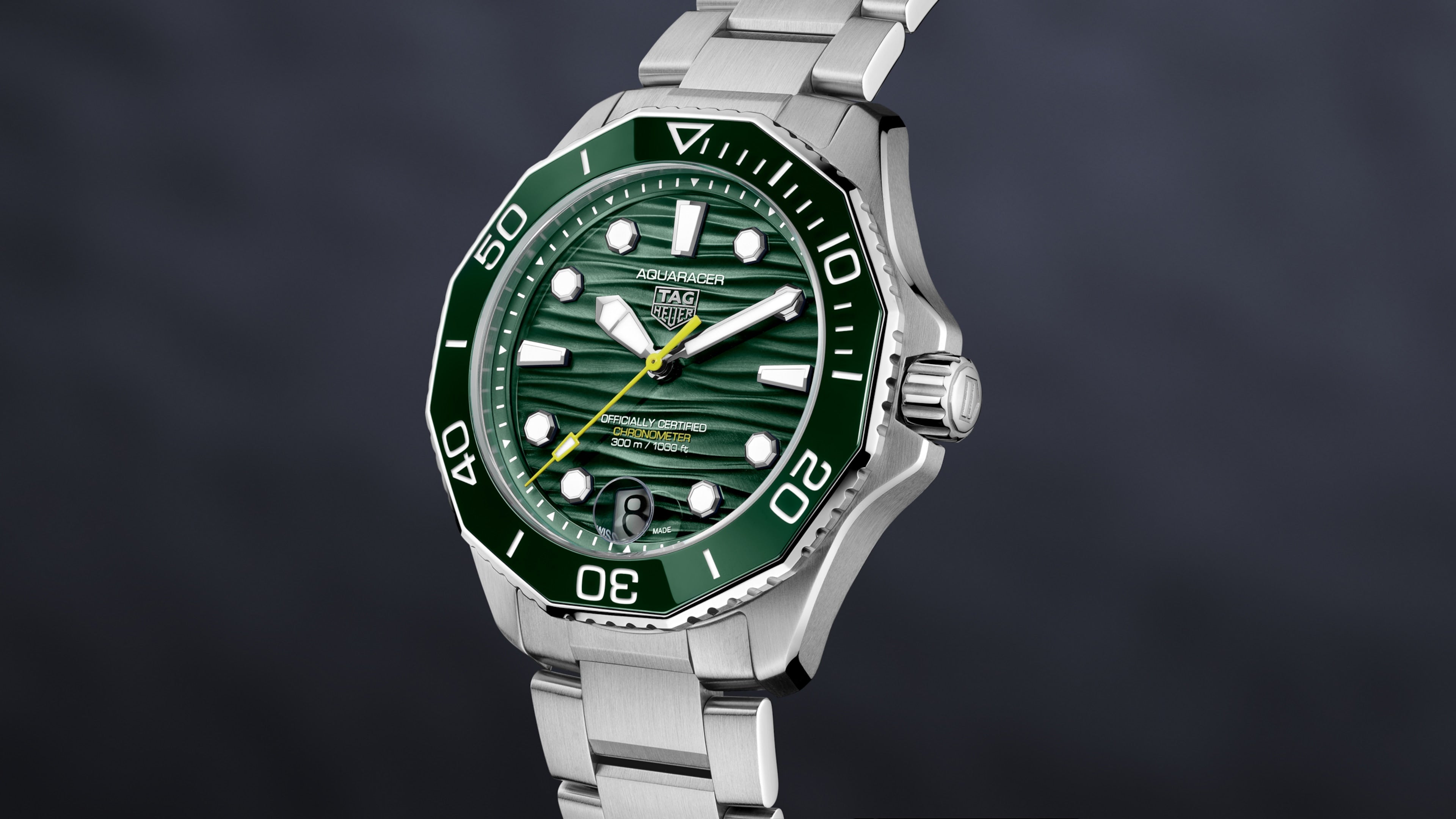 TAG HEUER AQUARACER PROFESSIONAL 300 DATE - verde